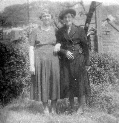 Annie (nee Bevan) Jones with her mother Mary nee Thomas